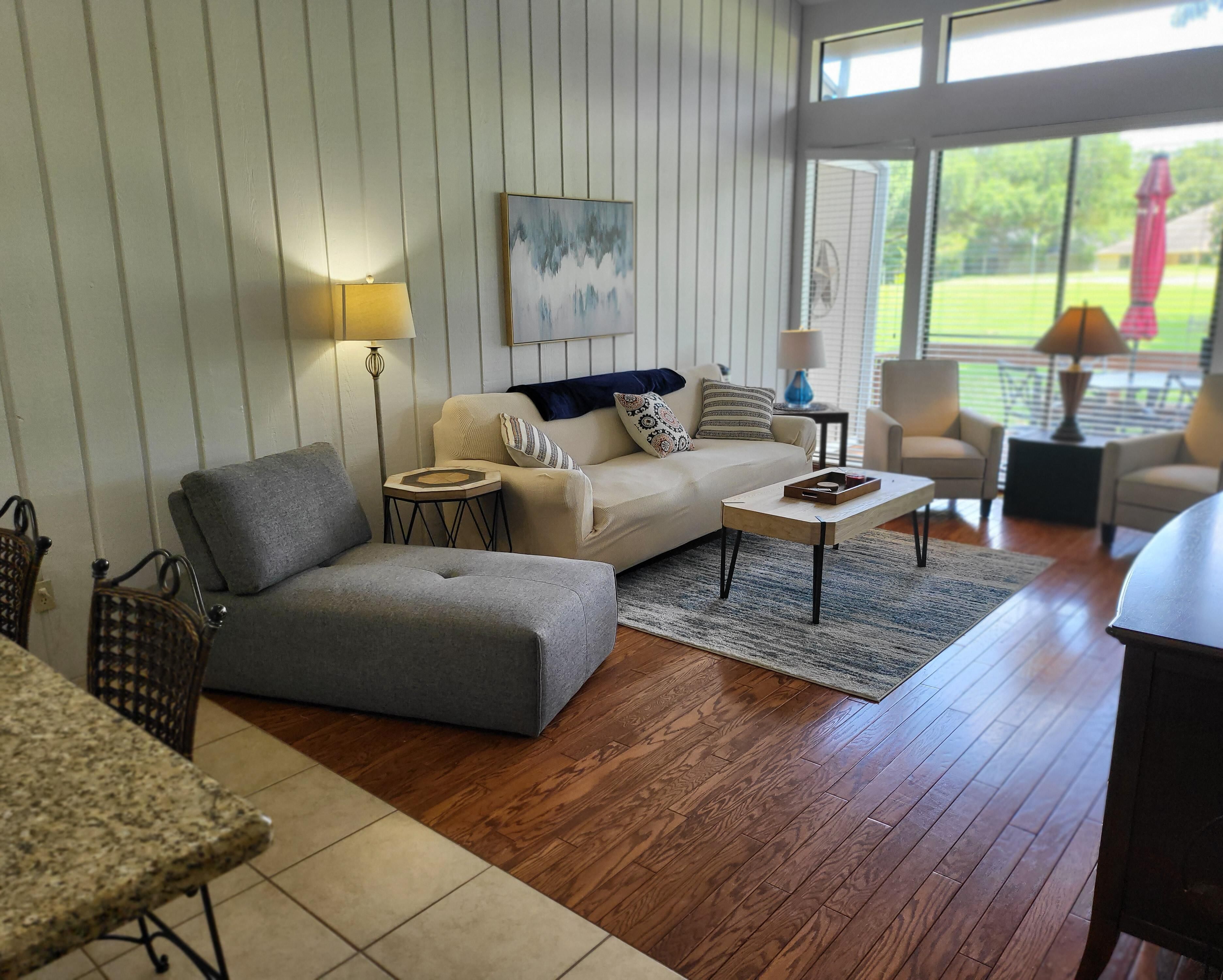 Spacious 3/2 on the 2nd green at April Sounds red golf course