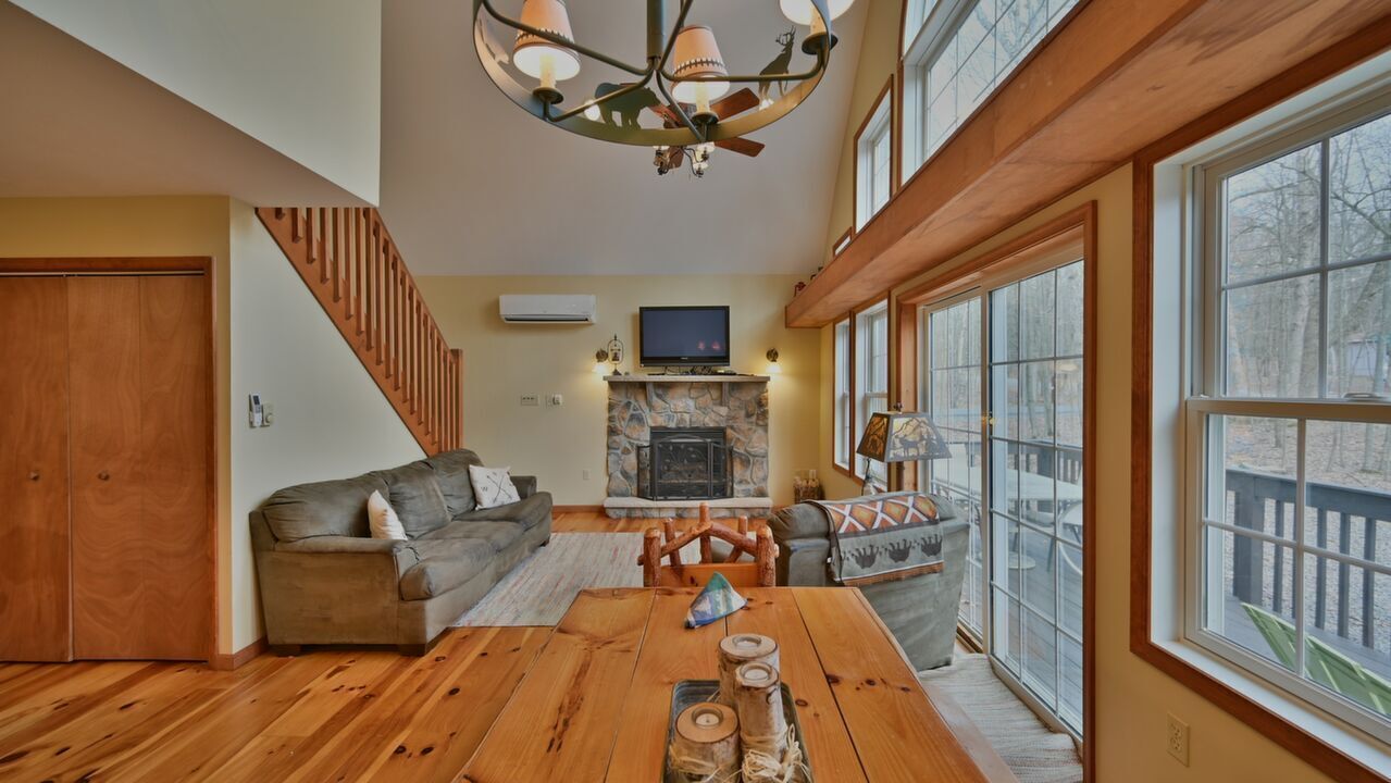 Smart TV, fireplace, video games