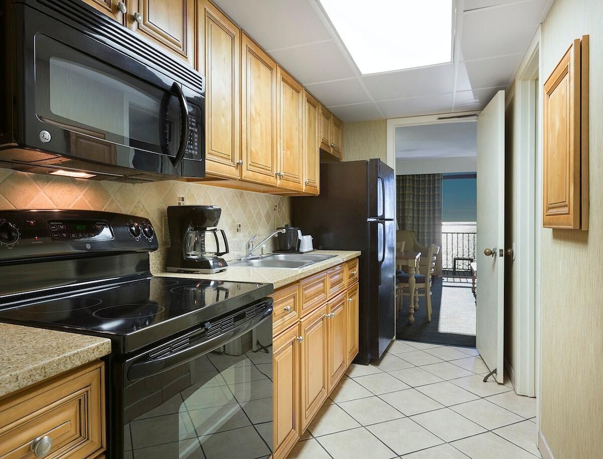 Relaxing Oceanfront King Suite with Private Balcony