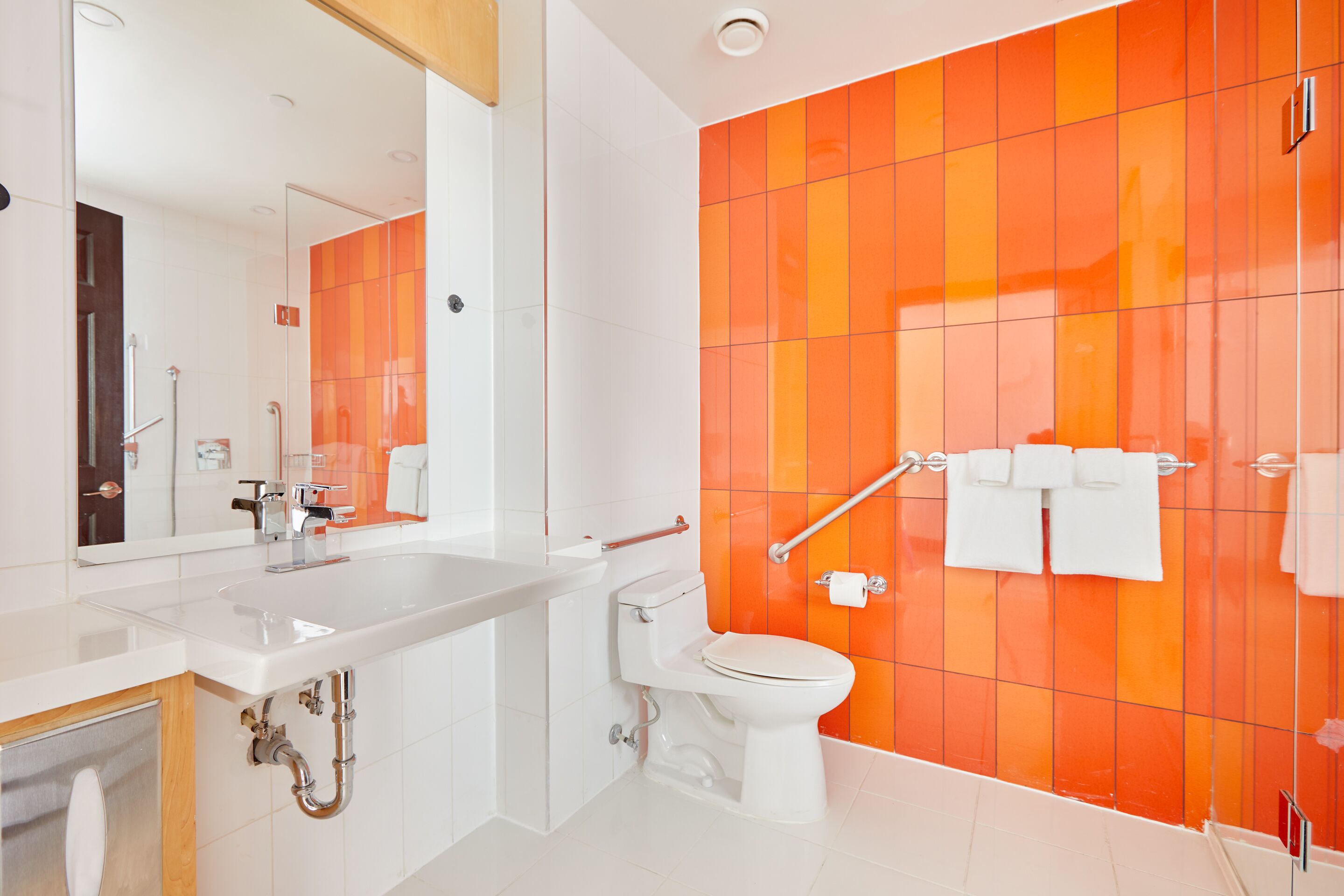 Sonder The Beverley | Queen Room