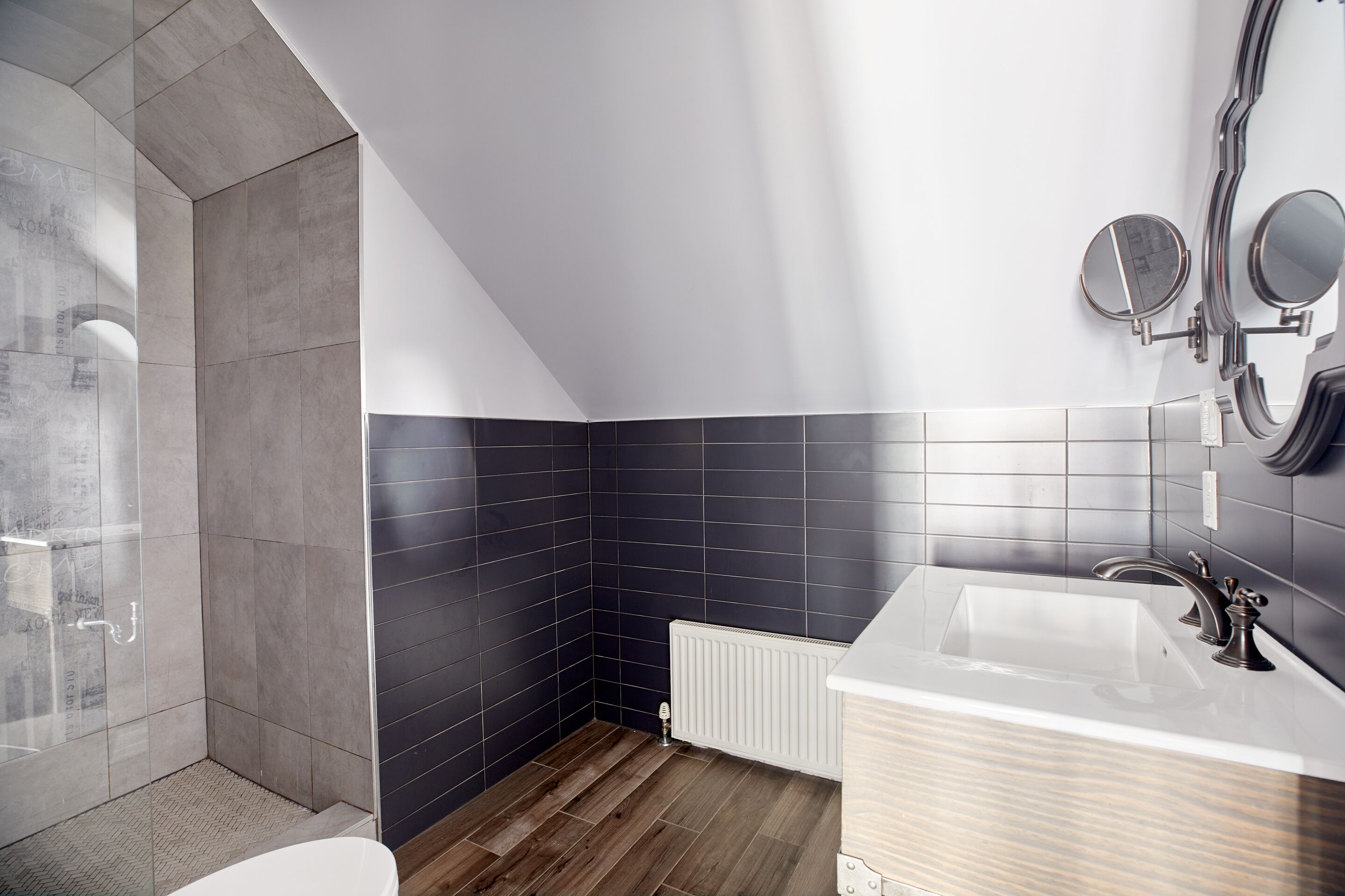 Sonder The Wellesley | Spacious Queen Room