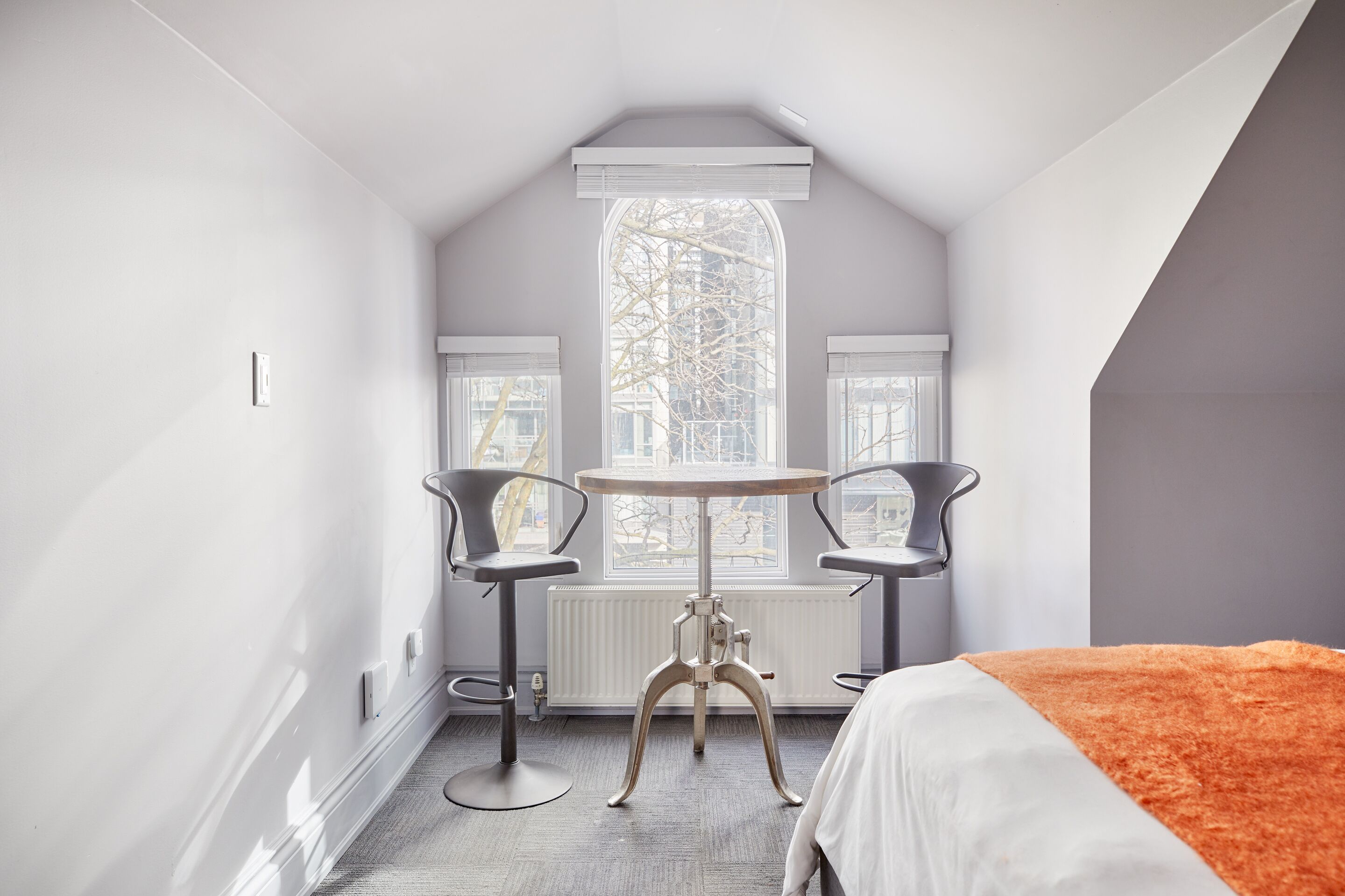 Sonder The Wellesley | Spacious Queen Room