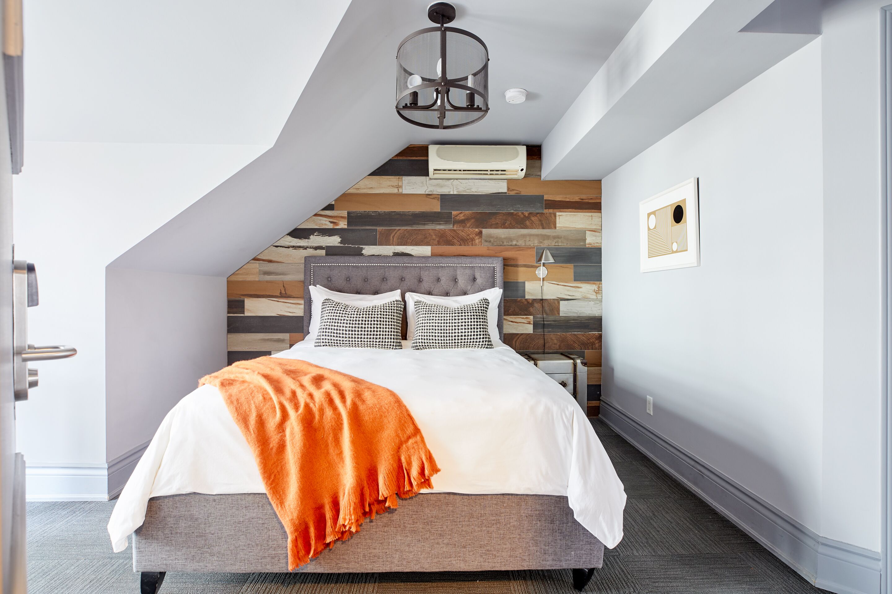 Sonder The Wellesley | Spacious Queen Room