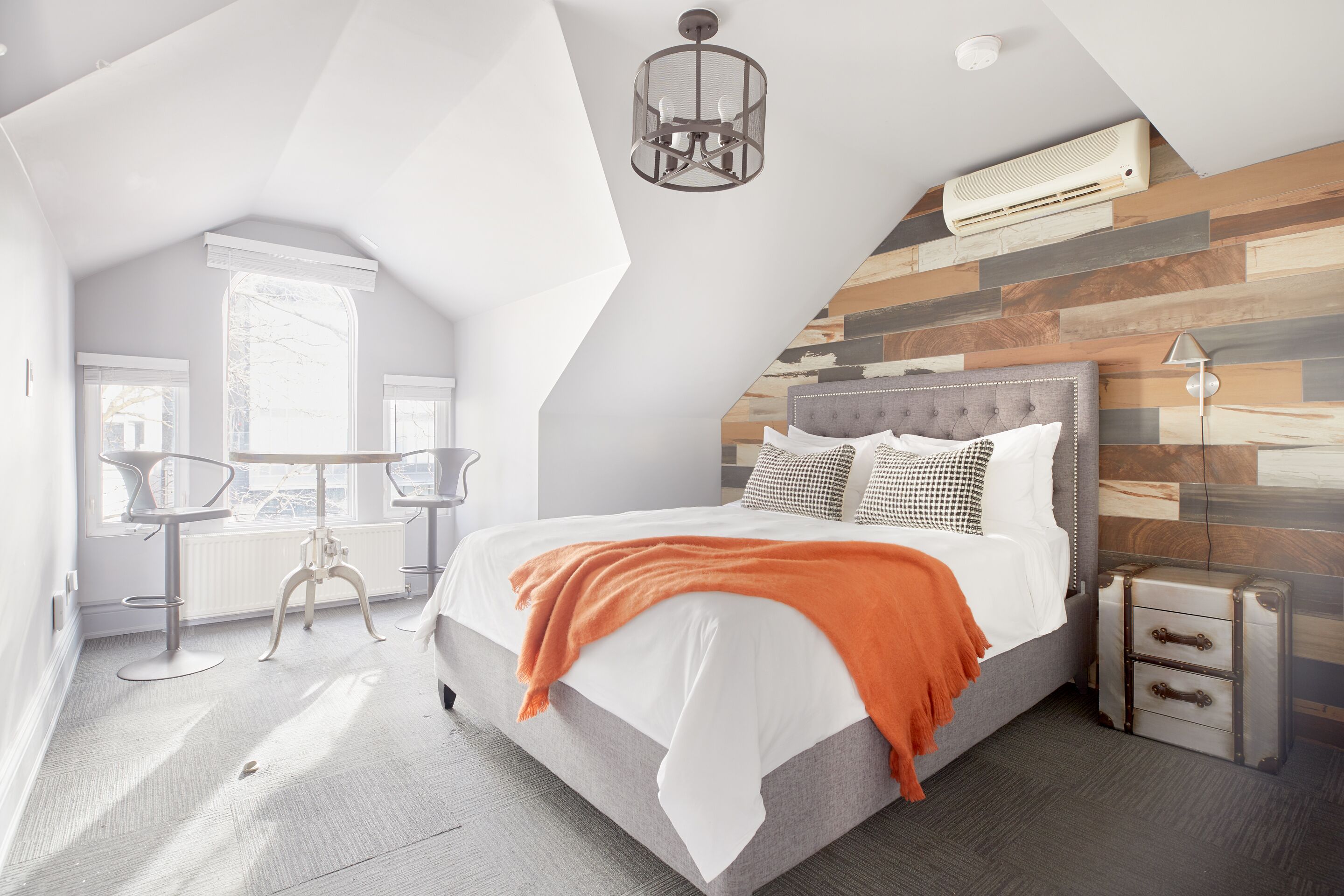 Sonder The Wellesley | Spacious Queen Room