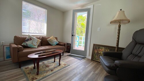 Studio Cottage/Short Walk to Beach