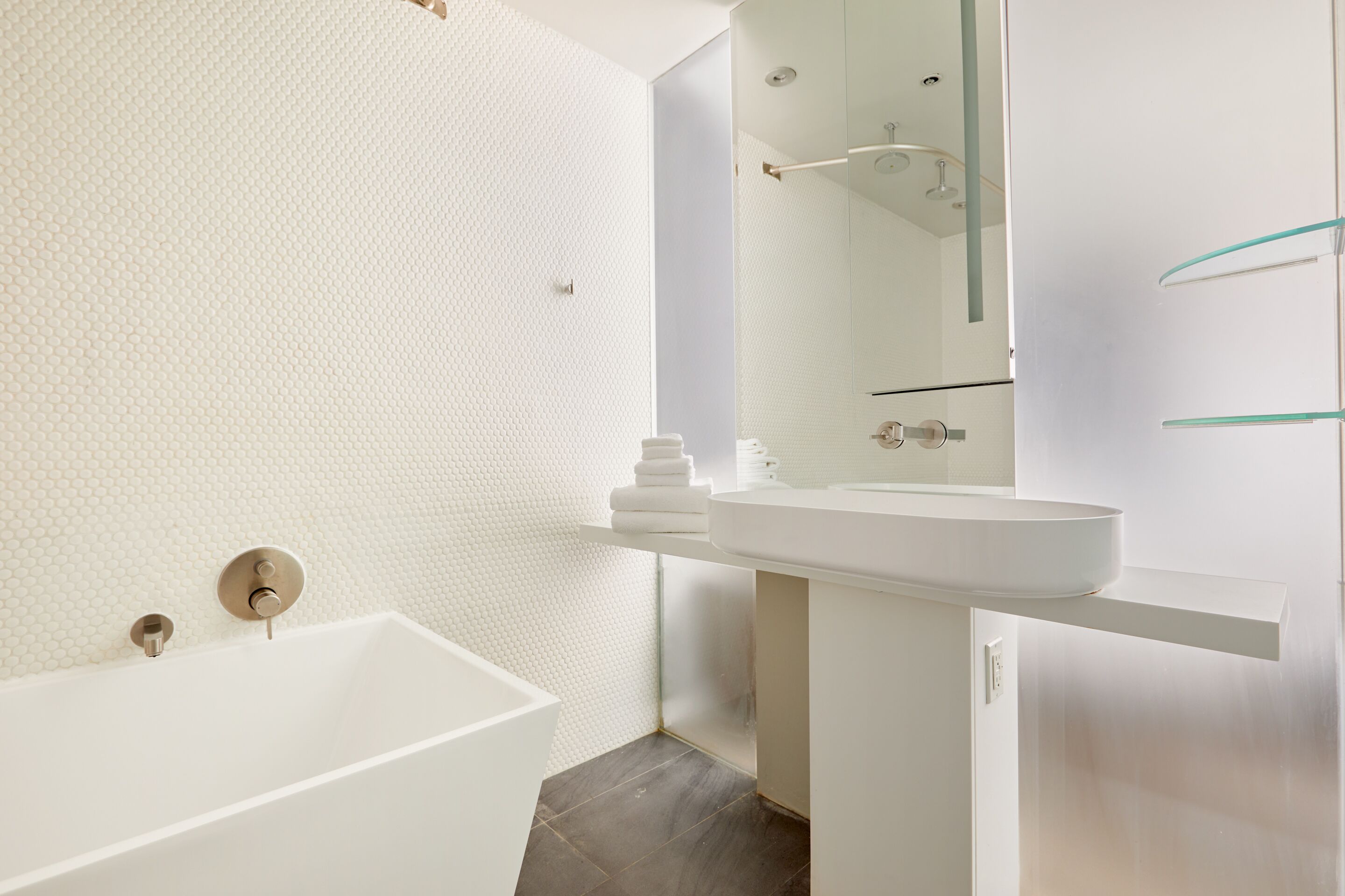 Sonder The Slate | Spacious King