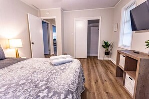 2 habitaciones, escritorio, wifi y ropa de cama 