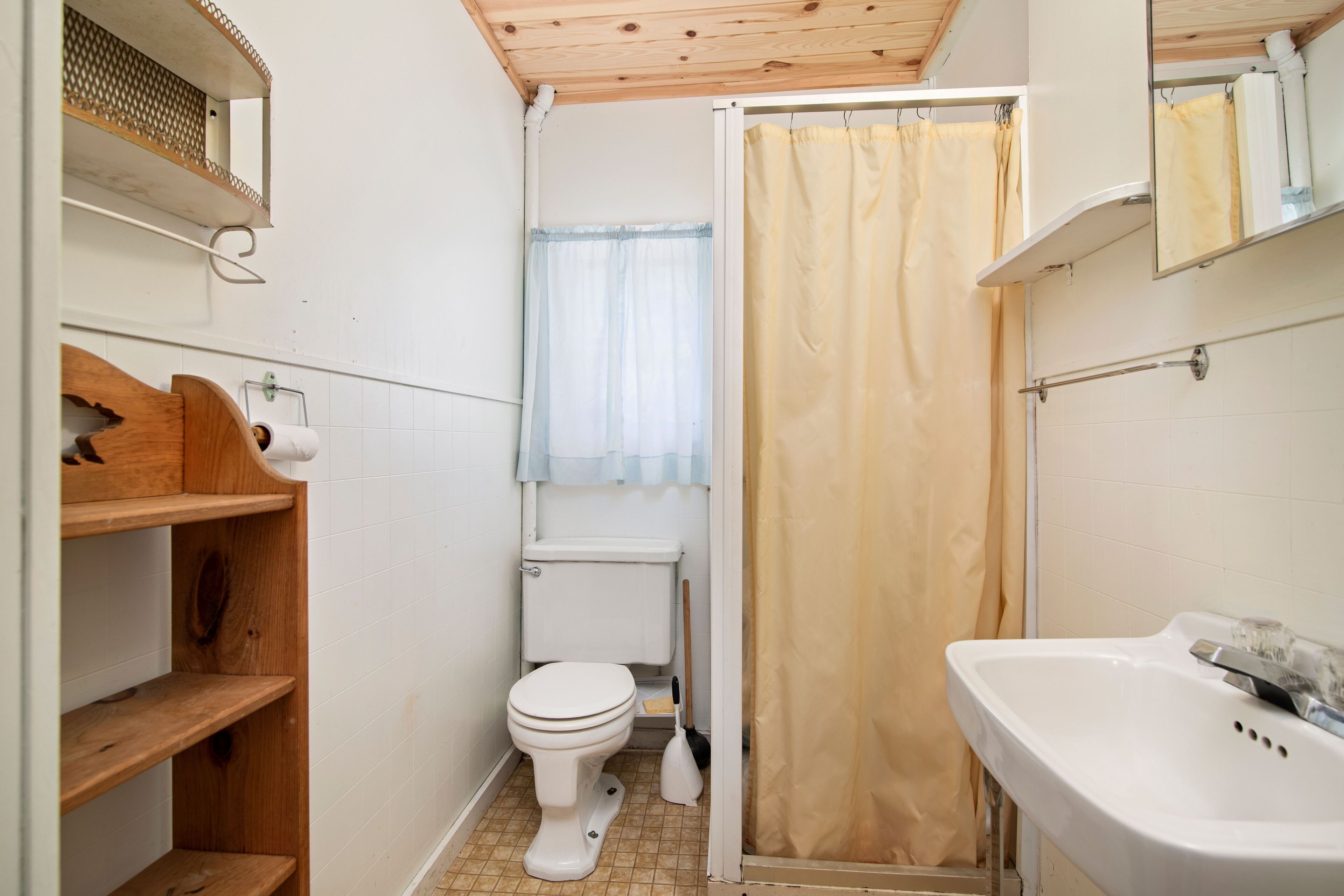 Up North Resort Located on Beautiful Pelican Lake in Nisswa, MN!