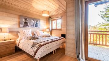 4 slaapkamers, een kluis op de kamer, een strijkplank/strijkijzer