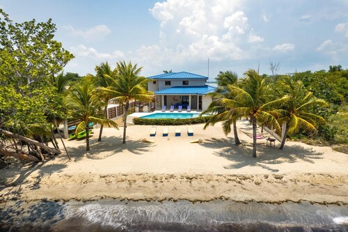 5 Bedroom Beachfront Villa  w/ Large Pool & Staff