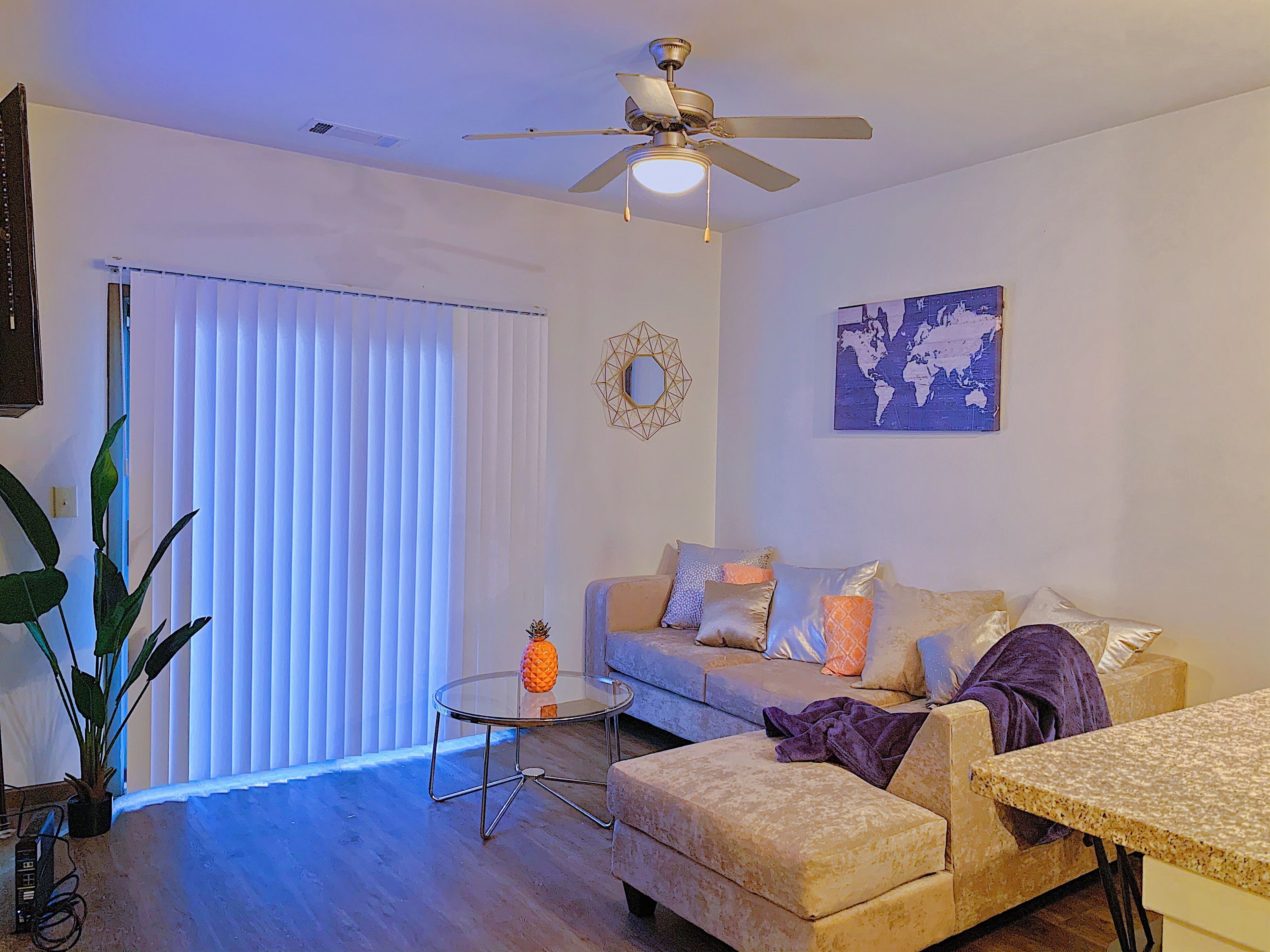 Luxurious and Cozy Condo in Midtown