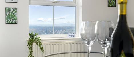 Lägenhet - eget badrum - utsikt mot staden (First floor Apartment) | Utsikt från boendet