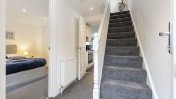 Apartment, Ensuite, City View (First floor Apartment) | Interior