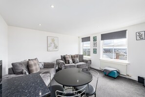 Apartment, Ensuite, City View (First floor Apartment) | Lounge - Liquorice Suite (Lincoln)