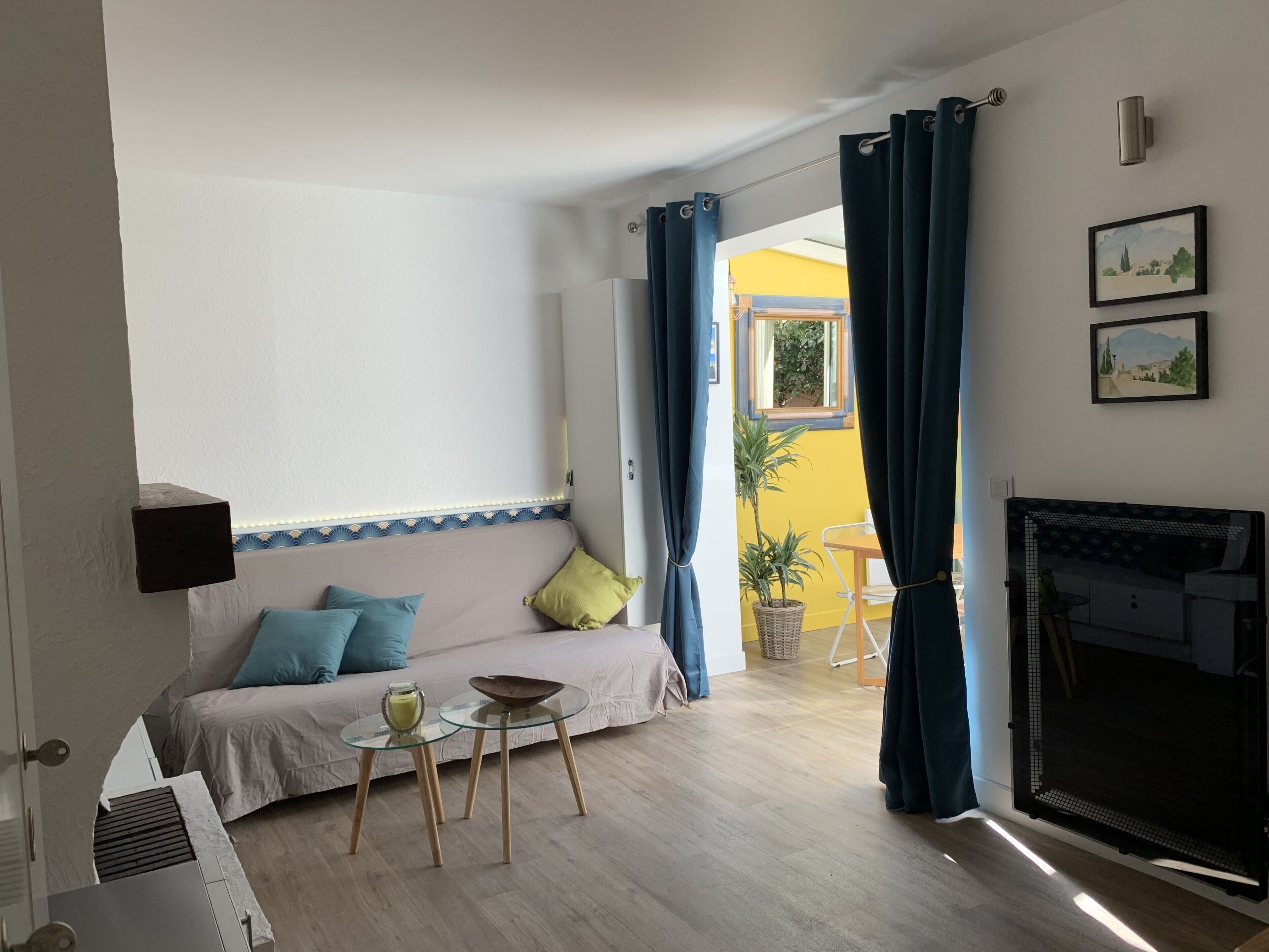 MONT VENTOUX, maisonnette typique provençale