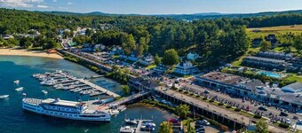 2 Bdrm Condo walking distance to Weirs Beach and much more!!