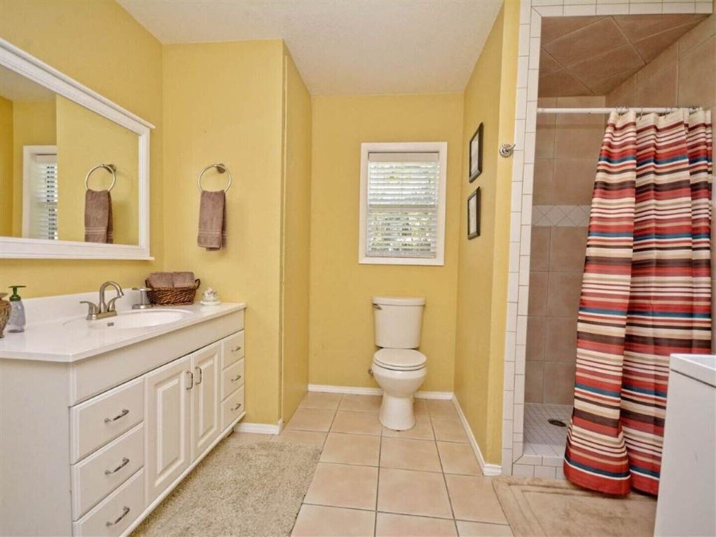 Family and pet friendly lake house on a quiet cove on Lake LBJ