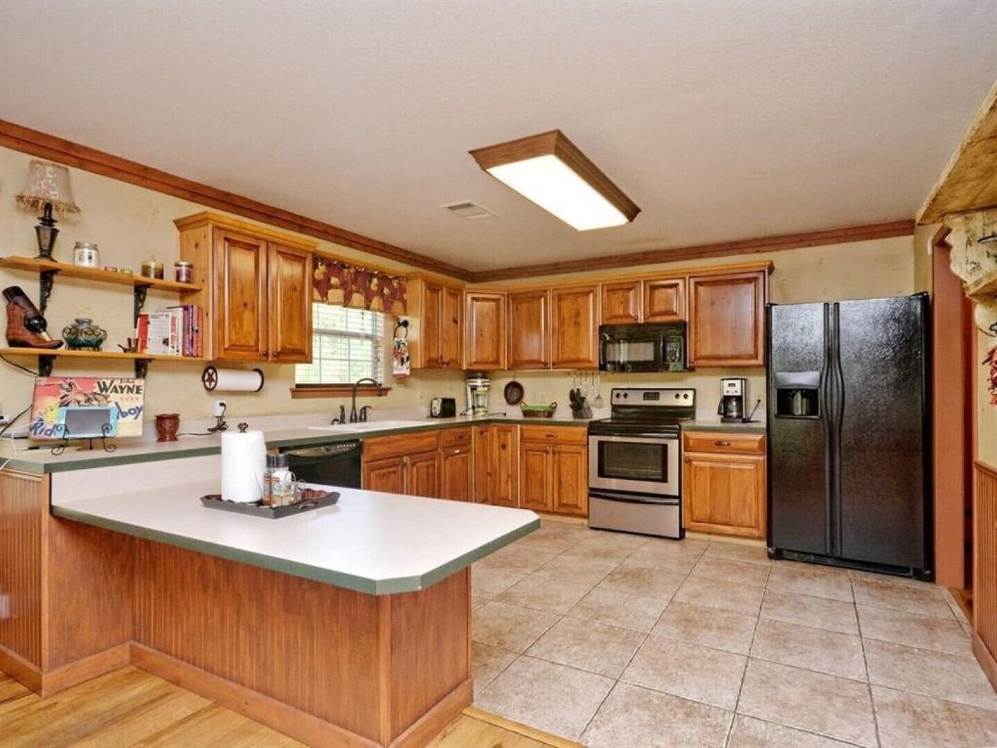 Family and pet friendly lake house on a quiet cove on Lake LBJ