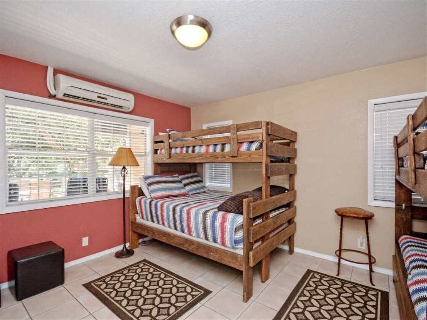 Family and pet friendly lake house on a quiet cove on Lake LBJ