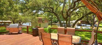 Family and pet friendly lake house on a quiet cove on Lake LBJ