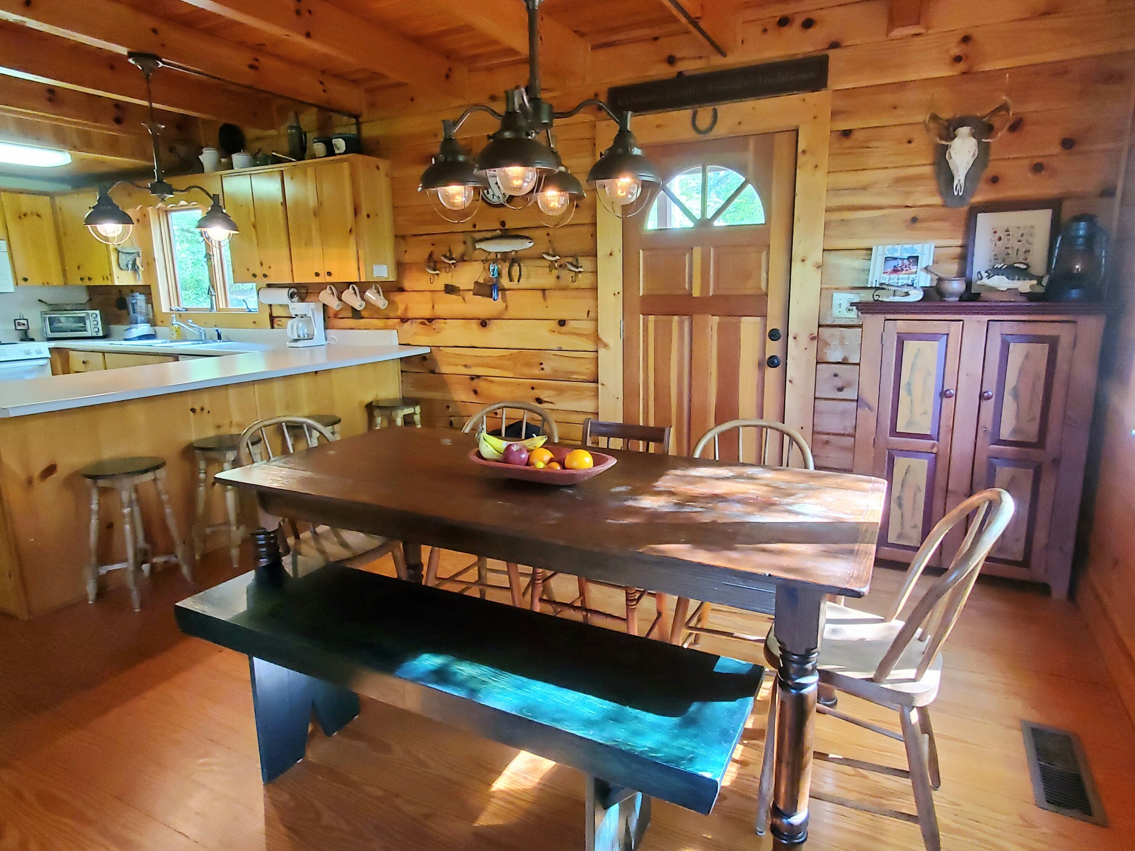 Lake Sinclair Log Cabin with Private Beach