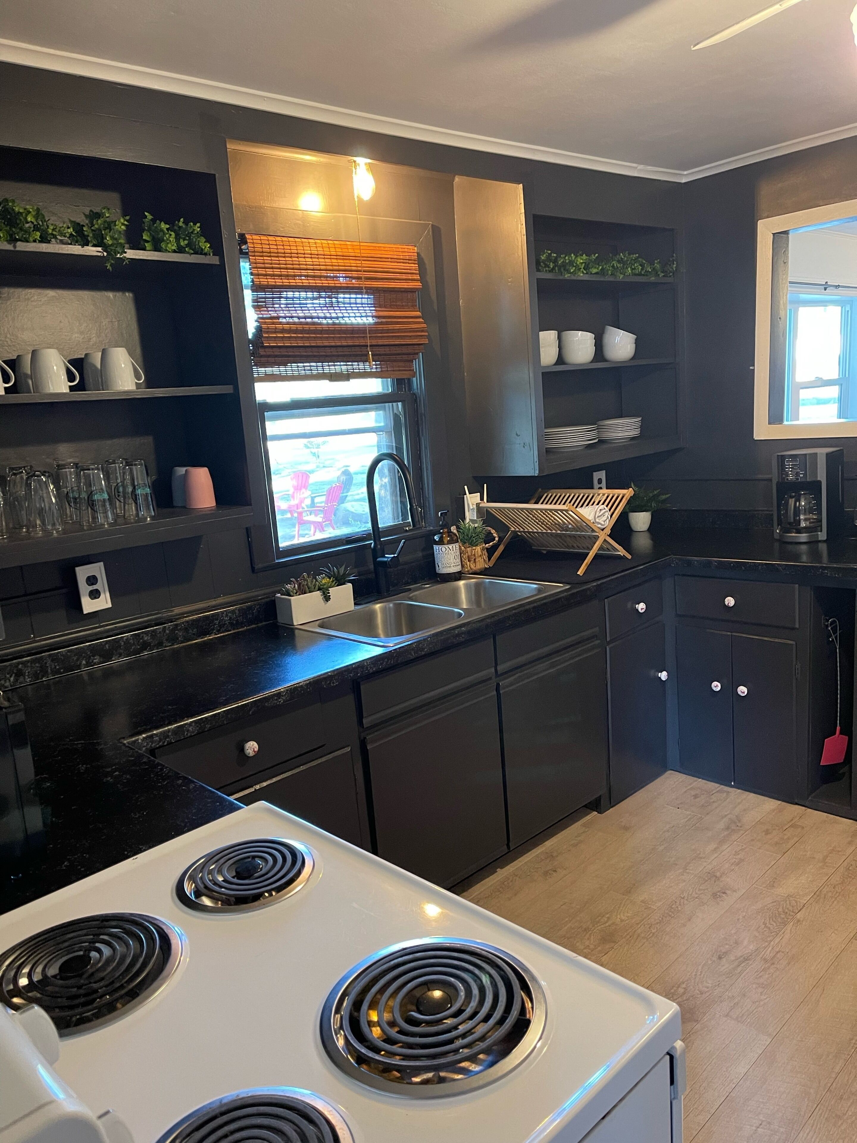 “The Biking Bungalow” only 2 blks from Cuyuna bike trails and downtown Crosby!