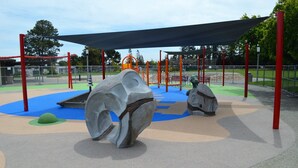 A playground with climbing structures, a shaded area, and a large rock sculpture. - 💎Cozy 1B/1B in a prime location • 🌲AC/ 1000mb wifi/ Washer, dryer/ more… (Sunnyvale)