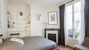 2 bedrooms, iron/ironing board, free WiFi, bed sheets