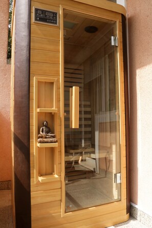 Exterior detail - Luxury Suite Jasmin-Two Bedroom Suite with Hot Tub (Split)