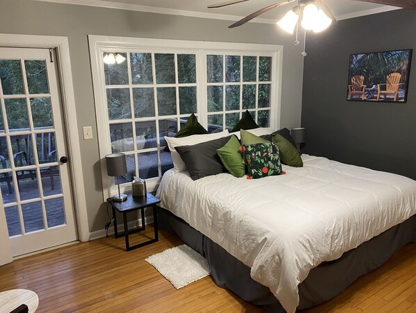 3 bedrooms, iron/ironing board, WiFi, bed sheets