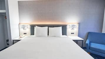 1 habitación, caja de seguridad en la habitación y escritorio