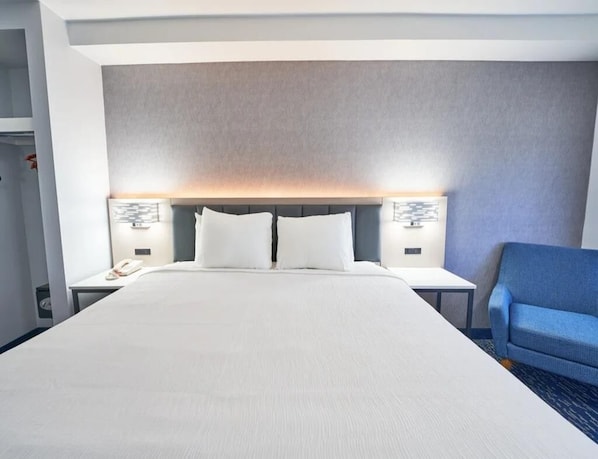 1 bedroom, in-room safe, desk, iron/ironing board