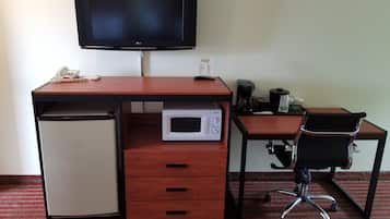 1 bedroom, in-room safe, desk, iron/ironing board