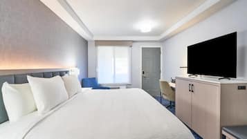 1 habitación, caja de seguridad en la habitación y escritorio
