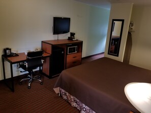 1 habitación, caja de seguridad en la habitación y escritorio 