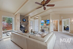 Smart TV, fireplace, ping pong, books