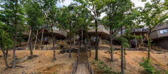 Adventure Awaits, Private Stand-alone Villa with Boat slip