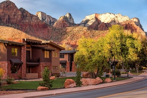 Exterior - LaFave-Luxury Suite at Zion: The Sentinel (Springdale)
