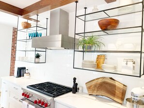 Fridge, microwave, oven, stovetop - Truly unique stay riverfront cottages w/ pool, beach, gardens and vineyards (King George)