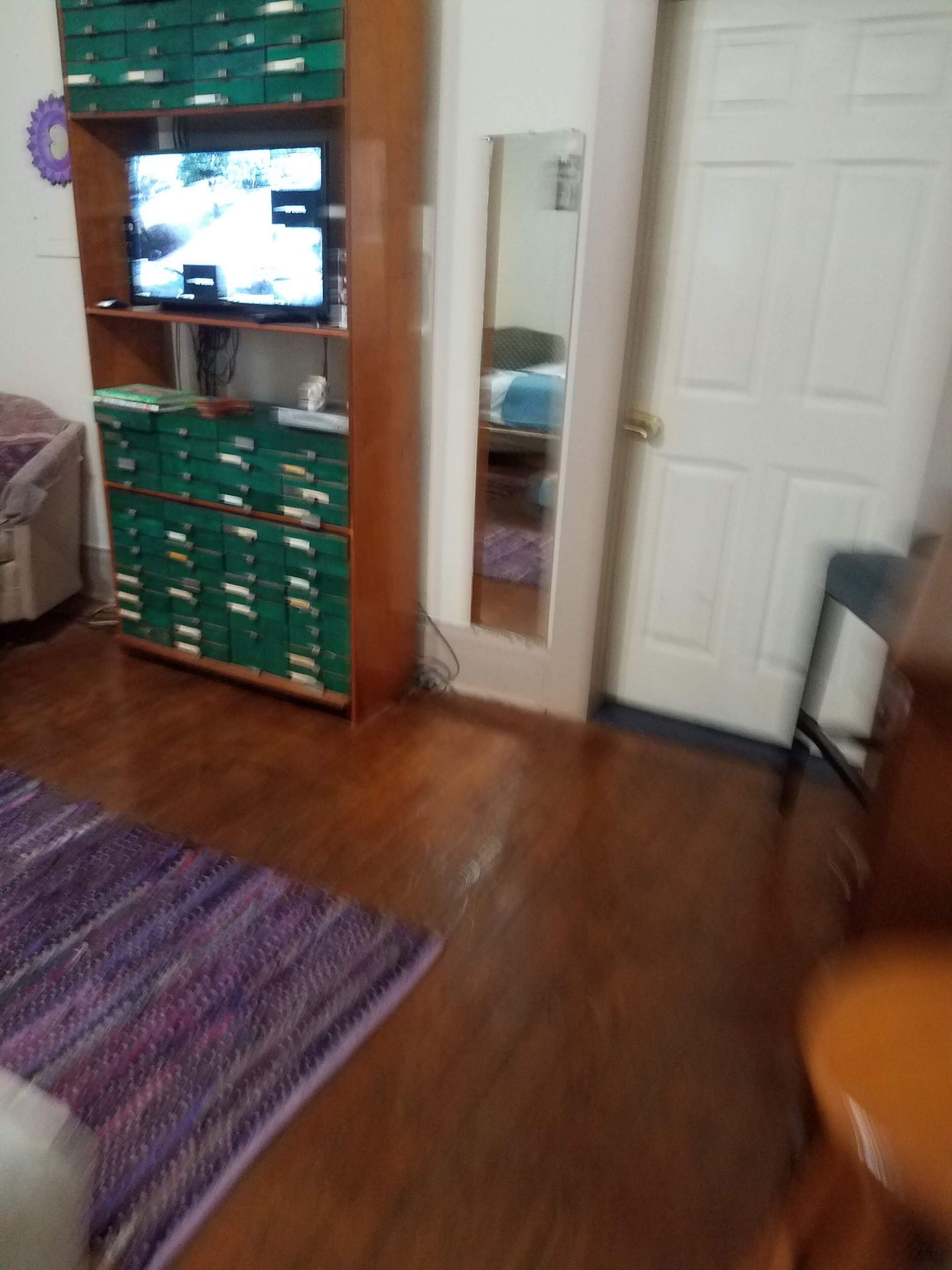 Spacious and close to<br>Downtown<br>Riverwalk<br>ZOO<br>Missions<br>Dome<br>Conv. Center. parking