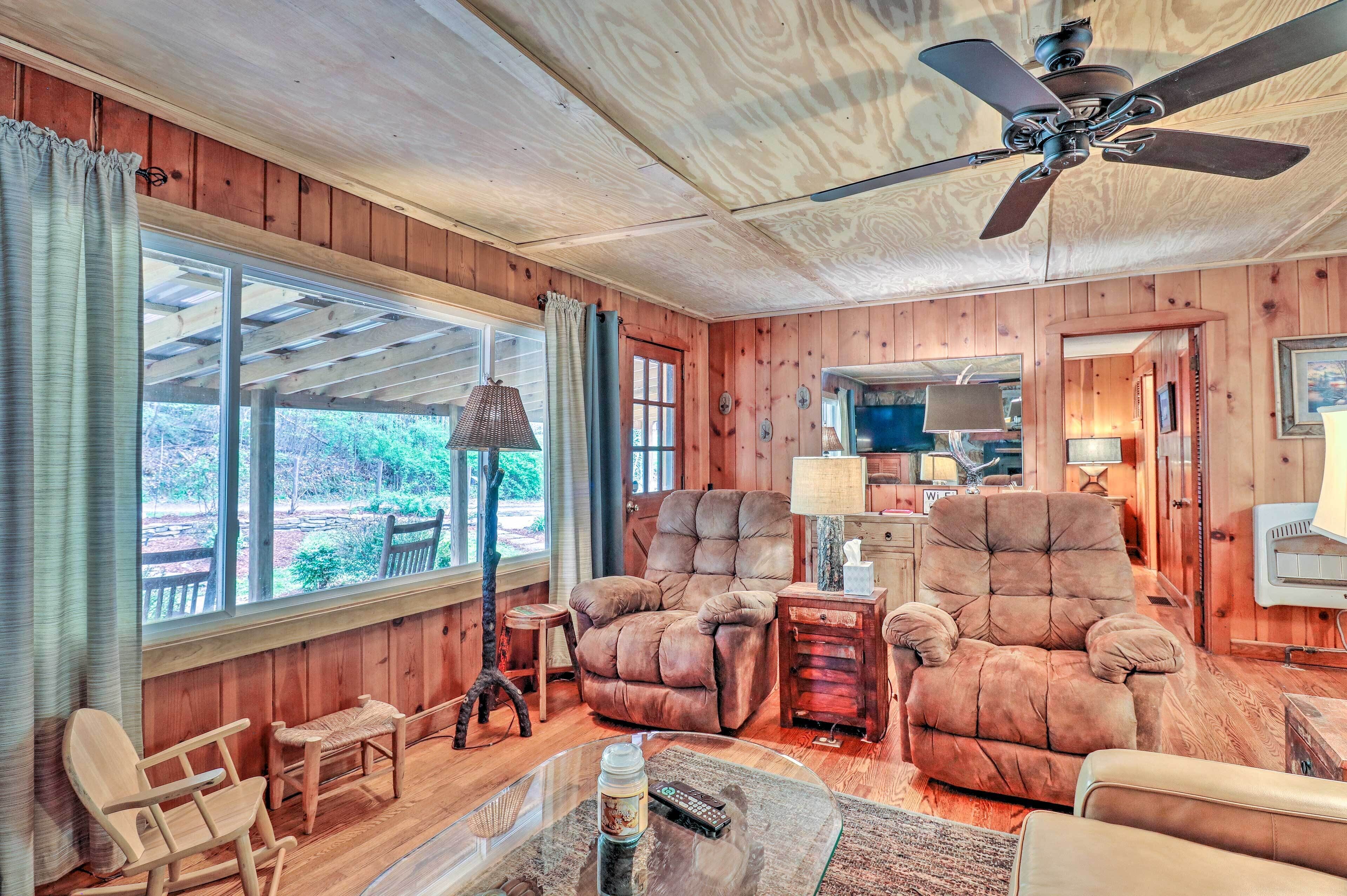Maggie Valley Retreat with Hot Tub + Fire Pit!