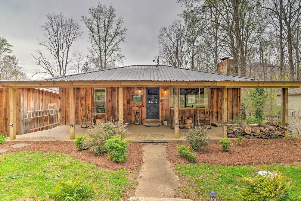 Maggie Valley Retreat with Hot Tub + Fire Pit!