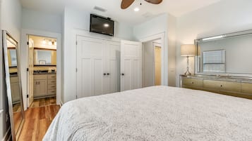 House, 3 Bedrooms | 3 bedrooms, premium bedding, laptop workspace, iron/ironing board