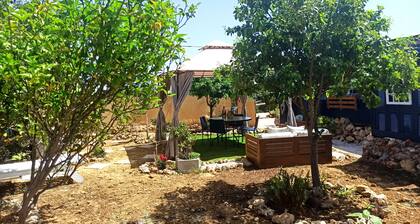 Tiny House With Sharing Pool & gym