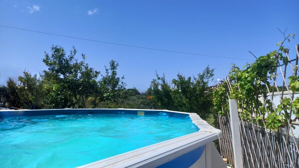 Tina de hidromasaje al aire libre