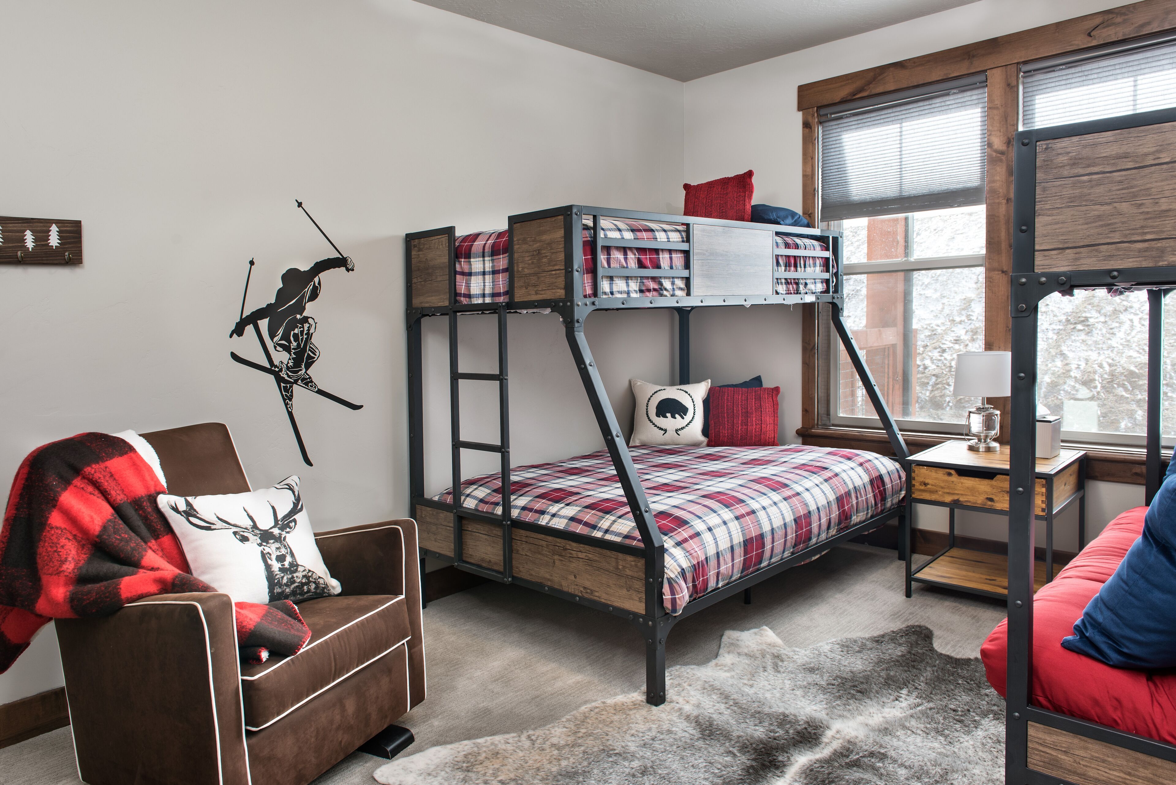 ★Chef's kitchen, huge balcony, sec. parking, Traeger grill, amazing views!!