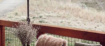 ★Chef's kitchen, Free shuttle to Deer Valley, balcony, Covered Parking, Views!