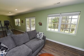 Smart TV, fireplace, ping pong, offices