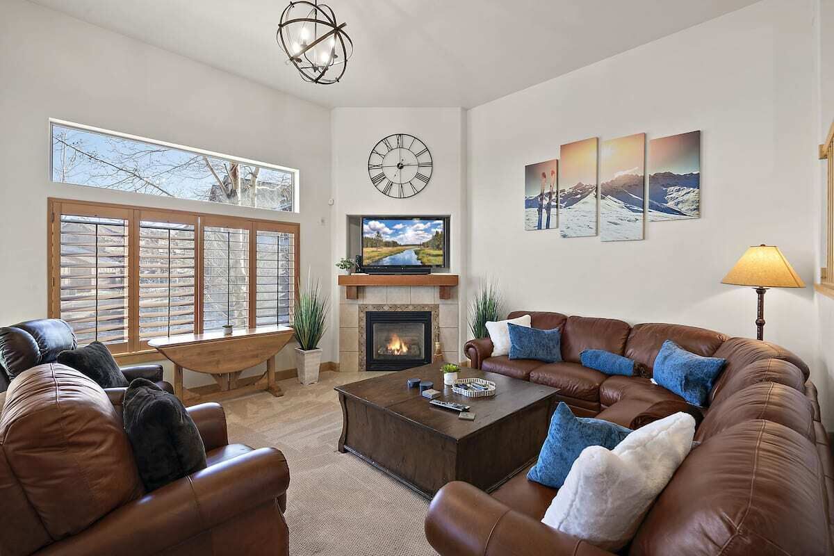 The Nordic: 2000 Sq Ft Luxury W/Private Hot Tub and shared pool