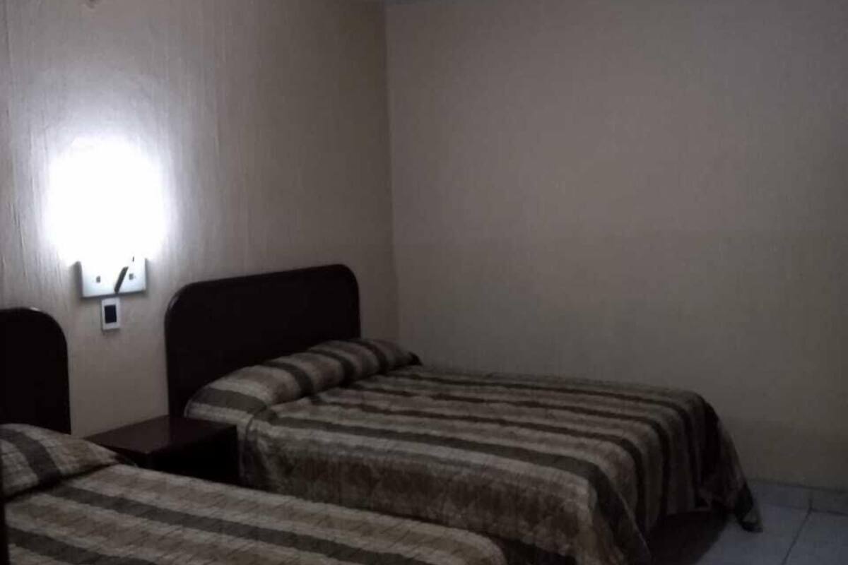 Classic Double Room | Desk, WiFi (free), bed sheets